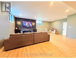 21 DEVINWOOD AVENUE - 22