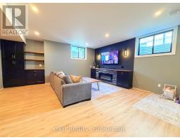 21 DEVINWOOD AVENUE - 23
