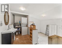 260 VICTORIA STREET W - 17