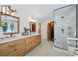 35 MONTICELLO CRESCENT - 20