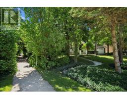 35 MONTICELLO CRESCENT - 36