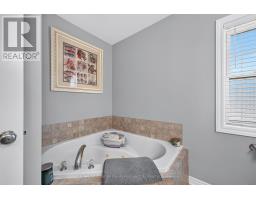 13 WATERGATE DRIVE - 16