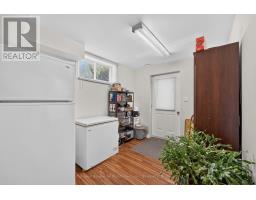 13 WATERGATE DRIVE - 32
