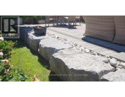 13 THIMBLEWEED DRIVE - 33