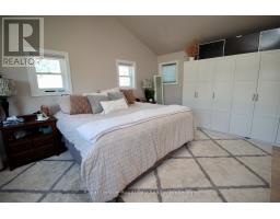 8 ROSEWOOD AVENUE - 24