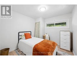 10 MACVILLE AVENUE - 16