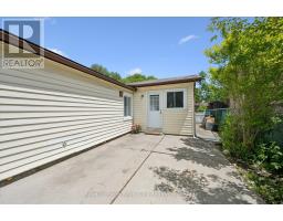 10 MACVILLE AVENUE - 18