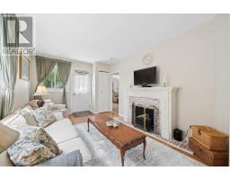 10 MACVILLE AVENUE - 6