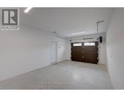 40 - 1182 QUEEN STREET - 11
