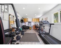 120 WELLINGTON 7 ROAD - 30