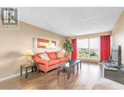 906 - 358 WATERLOO AVENUE - 3