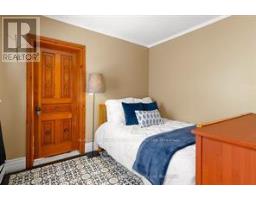 17 WAUBEEK STREET - 32