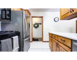 10 BISSETT COURT - 16