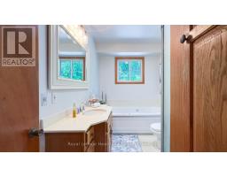 10 BISSETT COURT - 21