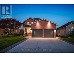 24 WATSON CRESCENT - 1