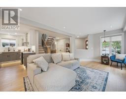 24 WATSON CRESCENT - 12