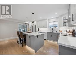 24 WATSON CRESCENT - 13