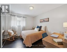 24 WATSON CRESCENT - 23