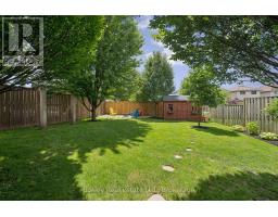 24 WATSON CRESCENT - 33