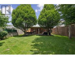 24 WATSON CRESCENT - 34
