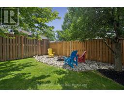 24 WATSON CRESCENT - 35