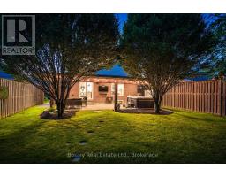 24 WATSON CRESCENT - 37
