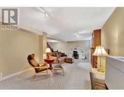 16 WINTERBERRY LANE - 23