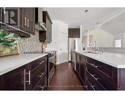 27 RILEY CRESCENT - 20
