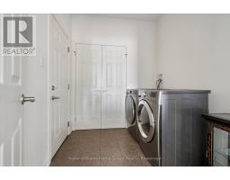 27 RILEY CRESCENT - 31