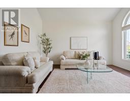27 RILEY CRESCENT - 7