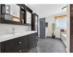 129 PARKSIDE DRIVE W - 28