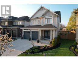 192 HARPIN WAY E - 1