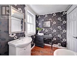 310 BARBER AVENUE N - 28