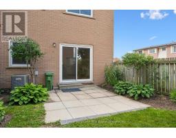C-22 - 427 VICTORIA ROAD N - 39