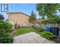 C-22 - 427 VICTORIA ROAD N - 40