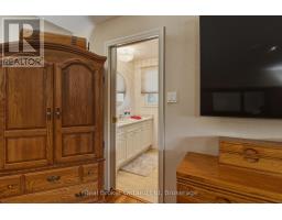 775498 HWY 10 HIGHWAY N - 33