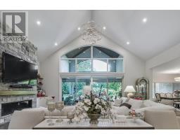 38 CARRIAGE LANE - 10