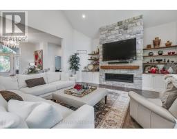 38 CARRIAGE LANE - 13