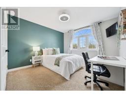 17 CARROLL CRESCENT - 28