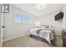 17 CARROLL CRESCENT - 29