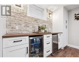 17 CARROLL CRESCENT - 35