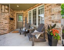 17 CARROLL CRESCENT - 4