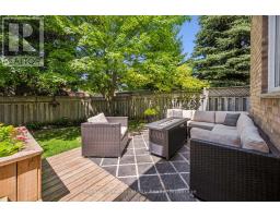 17 CARROLL CRESCENT - 40