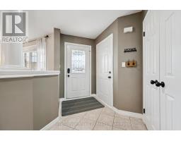 17 CARROLL CRESCENT - 5