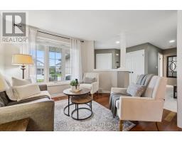 17 CARROLL CRESCENT - 6