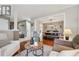 17 CARROLL CRESCENT - 8