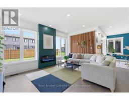 92 MOON CRESCENT - 16