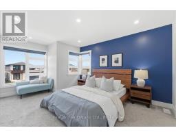 92 MOON CRESCENT - 22