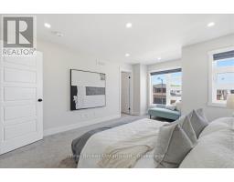 92 MOON CRESCENT - 25