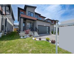 92 MOON CRESCENT - 3